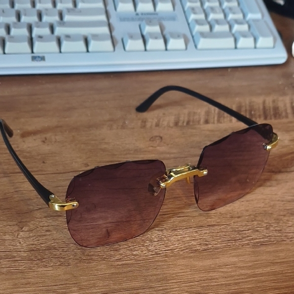 Diamond Cut Rimless Sunglasses | "Shattered" Edge Gold Tinted Shades - Picture 5 of 8